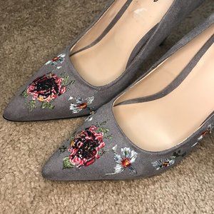 Bebe heels with embroidered detail